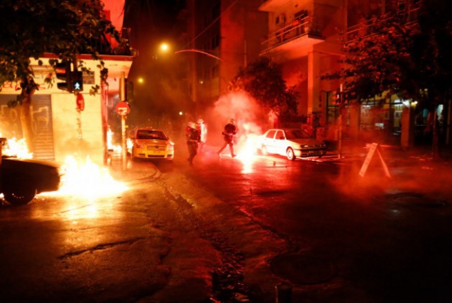 Анархисты устроили беспорядки в центре Афин