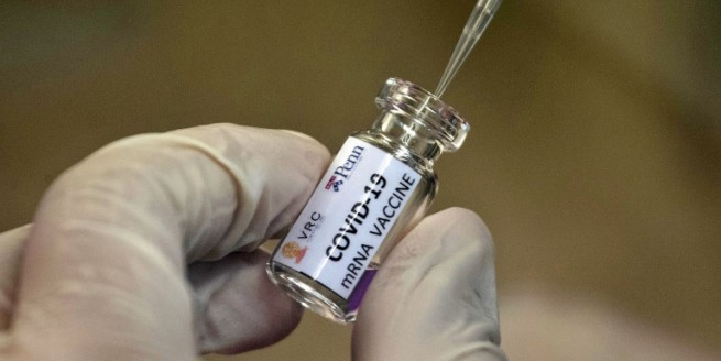 Новая вакцина от коронавируса: кто первым в Греции сделает прививку, и сколько это стоит