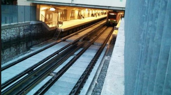 Като Патиссия: женщина упала на рельсы метро