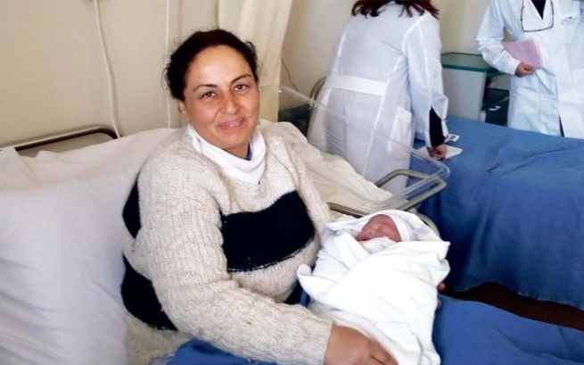 Беженец родился в вертолете ВВС Греции