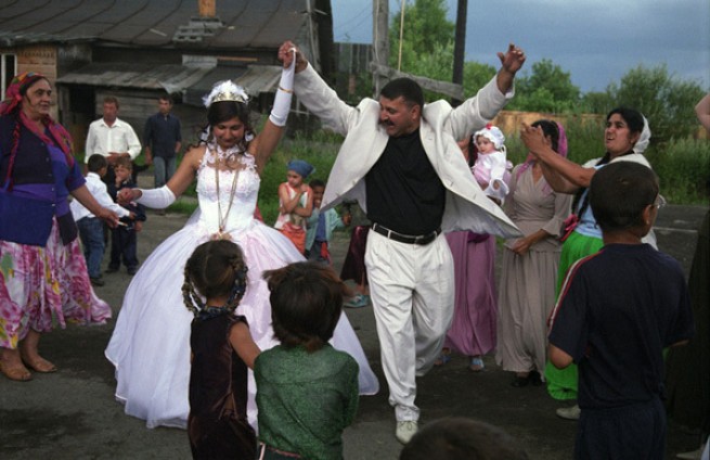 Цыганская свадьба на 3000 гостей в Волосе: почему вмешалась прокуратура