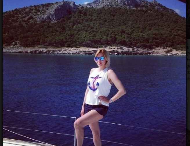 Яна Клочкова отдыхает в Греции