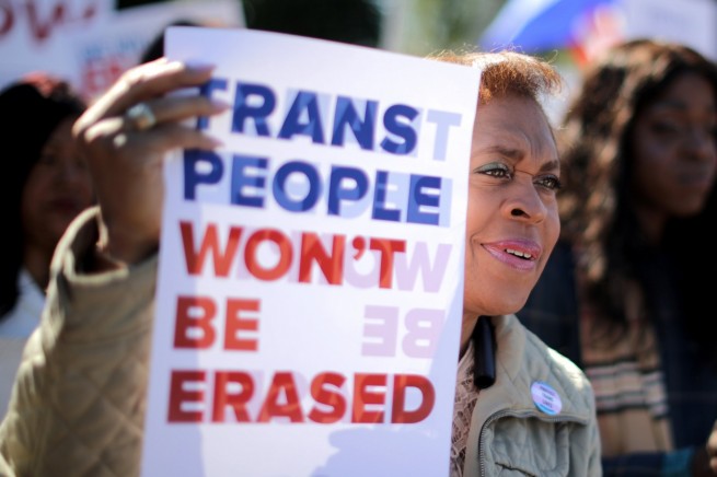 В Британии транс-активисты меняют пол 3-х летним детям