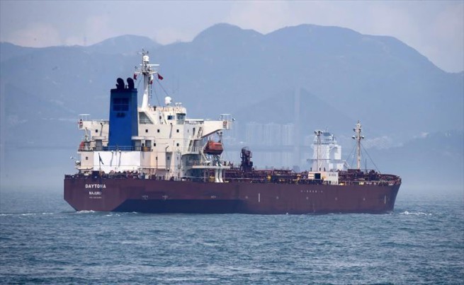 WSJ: власти США задержали греческий танкер с нефтепродуктами из России