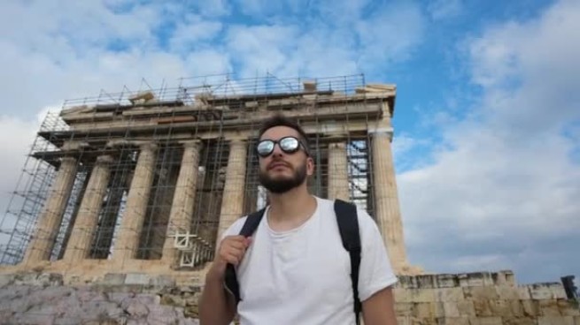 Акрополь: арестован румынский турист, укравший кусок мрамора