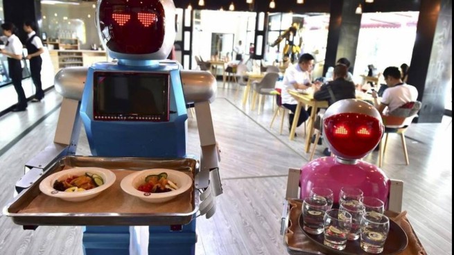 Первый ресторан быстрого питания, в котором работают только роботы