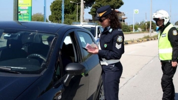 Греческая дорожная полиция начала рейд по отлову незастрахованых автомобилей