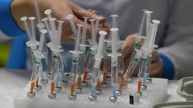 «Бомба» от эксперта: четвертая доза и 10 лет ежегодных прививок