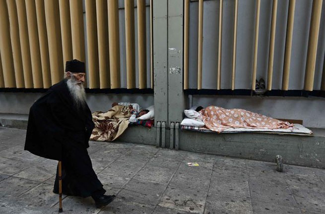 Бедность в Греции снова выросла после пандемии, считает Poverty Watch