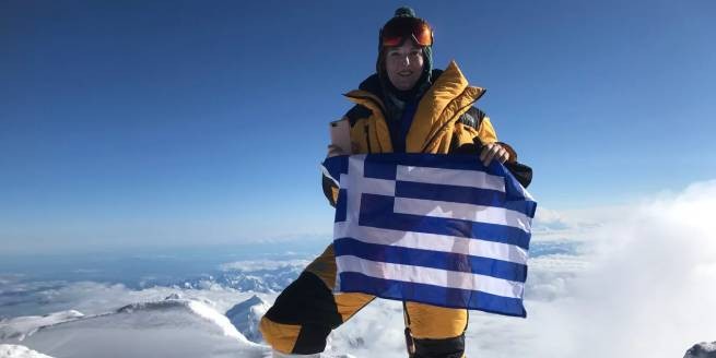 Греческая альпинистка, которая покорит высоту 4892 метра