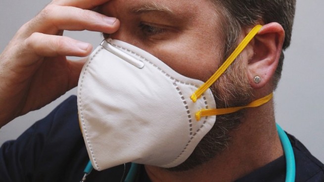 Эксперт EKПA: насколько маска защищает от коронавируса