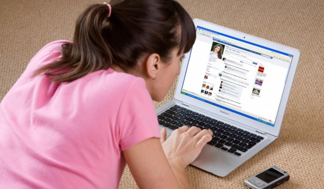В Греции запретят детям до 16 лет пользоваться соцсетями без разрешения родителей?!