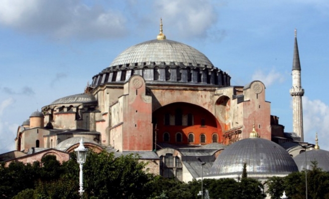 Видео: Как звучала литургия в храме Святой Софии 700 лет назад