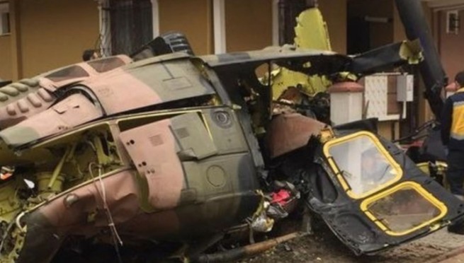 Военный вертолет рухнул на жилой район Стамбула