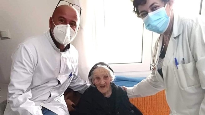 108-летней долгожительнице сделали прививку от ковида