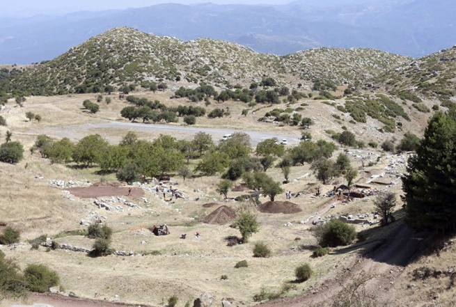 В святилище Зевса на горе Ликео приносили человеческие жертвоприношения