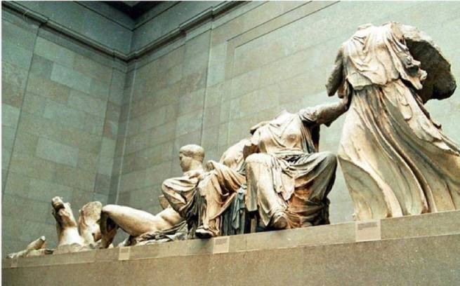 Guardian призывает незамедлительно вернуть скульптуры Парфенона Греции