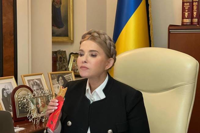 Юлия Тимошенко "грудью встала" на защиту Залужного, Зеленский "размышляет" о смене руководства (видео)