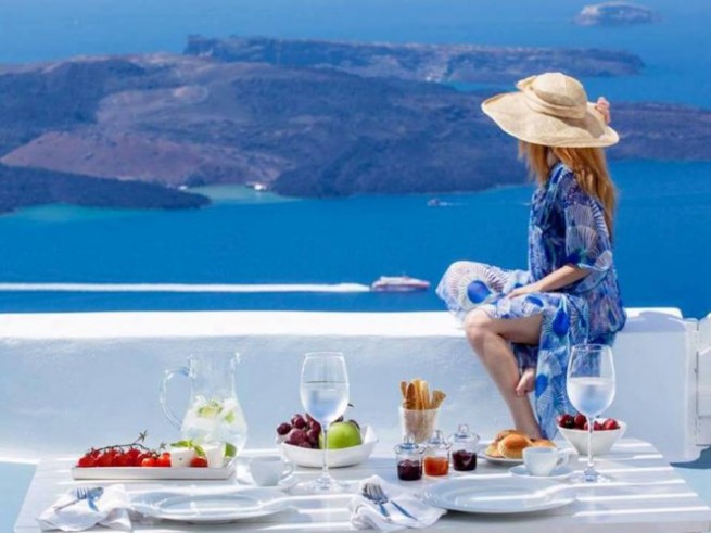 Греция: Более дешевые отели и отдых в этом году