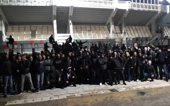Футбольные ультрас устроили беспорядки в Афинах после матча(фото-видео)