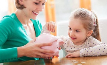 Советы психолога: как научить ребенка правильно относиться к деньгам