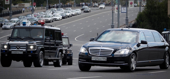 СМИ: Во время визита в Грецию Путин будет передвигаться на трех авто в «электронном поле безопасности»