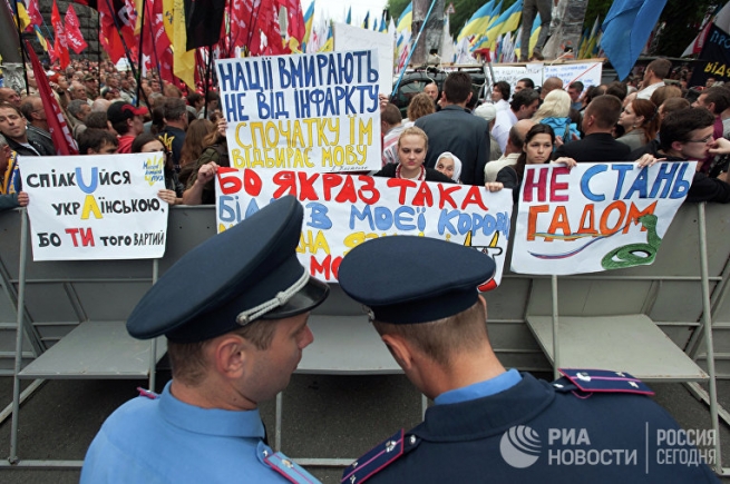 Киев отложил сроки исполнения языковой статьи закона "Об образовании" до 2023 года