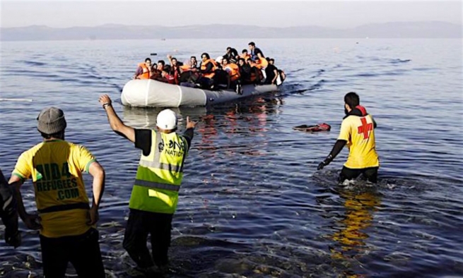 Более 1200 мигрантов и беженцев прибыли на Северные Эгейские острова в октябре