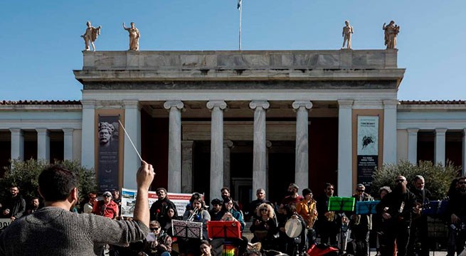 Археологи закрыли 5 крупнейших музеев Греции в знак протеста против изменения статуса