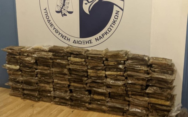 В порту Пирей в контейнере обнаружили более 170 килограммов кокаина