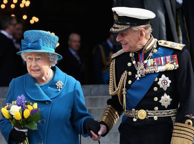 Великобритания: одиночество королевы и размышления о наследнике престола после кончины принца Филиппа