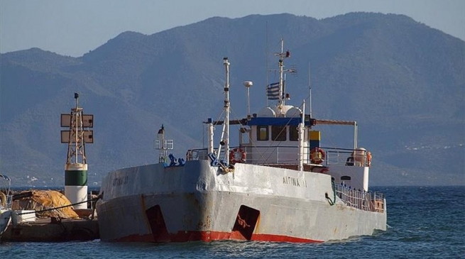 Греция: в результате столкновения танкера и рыболовной лодки погибли 2 человека.