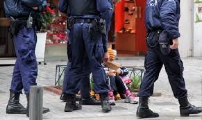 HRW обвинил греческую полицию в досаждении маргиналам