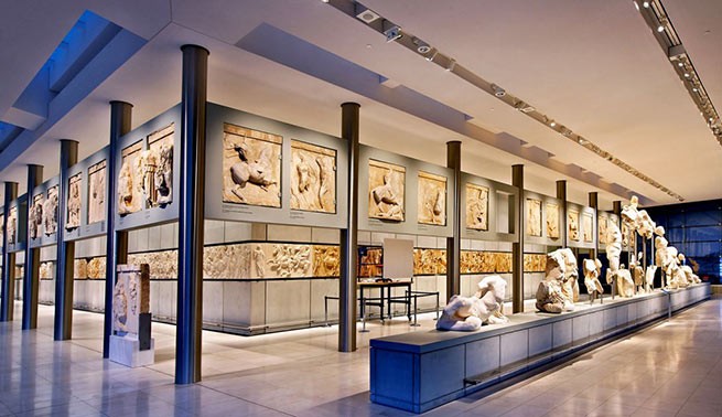 Десять редких фрагментов Парфенона возвращаются «домой» - в музей Акрополя