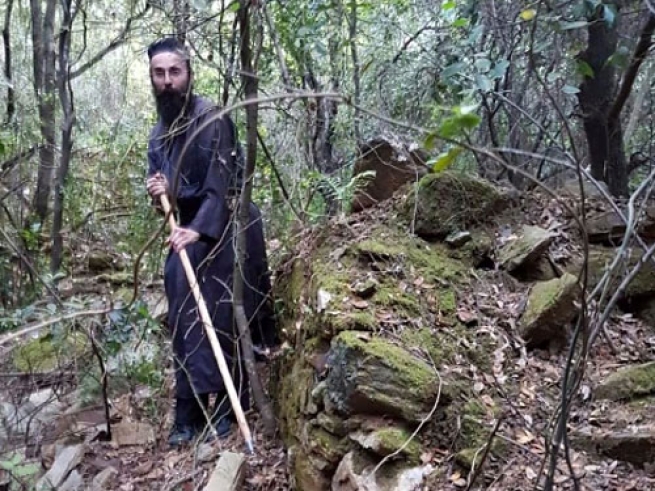 Афонский монастырь планирует восстановить разрушенную келью, связанную с прп. Паисием Величковским
