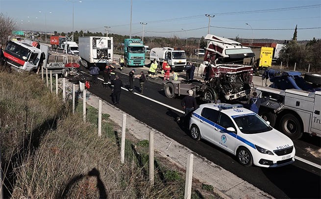 Огромная авария на шоссе Афины-Ламия