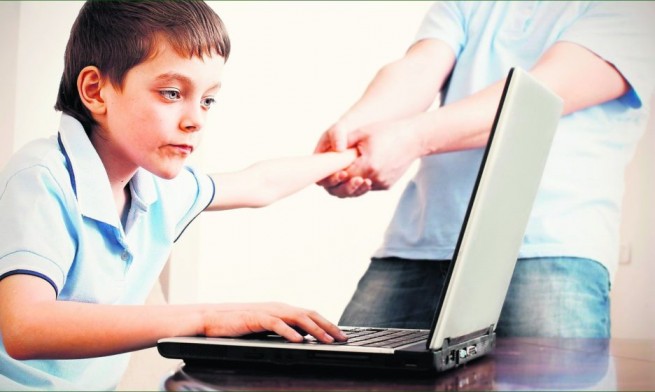 Эксперт по кибербезопасности: лучший способ защитить наших детей от интернета