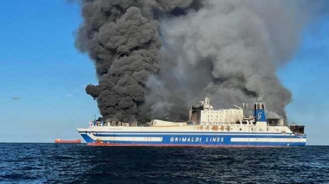 Детали пожара на лайнере Euroferry Olympia, есть пропавшие без вести