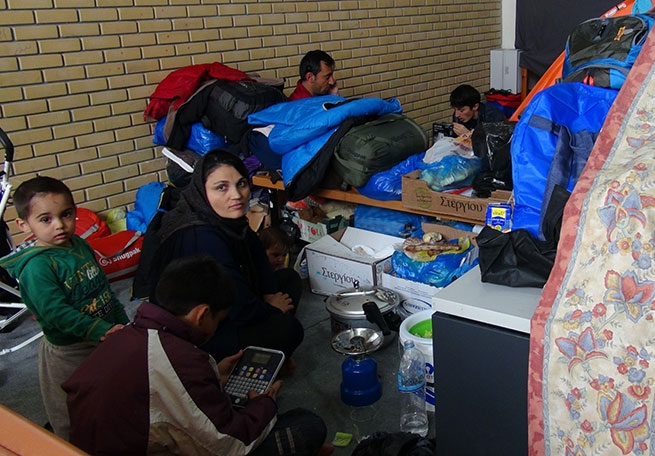 Международная амнистия призывает к закрытию лагеря мигрантов в Эллинико