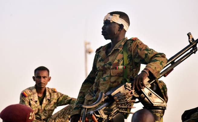 Ситуация в Судане вышла из-под контроля. Есть жертвы среди мирных жителей. Горит украинский самолет SkyUp, другие заблокированы