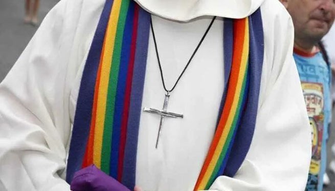 В Германии 125 священников-католиков заявили о своей принадлежности к ЛГБТК+