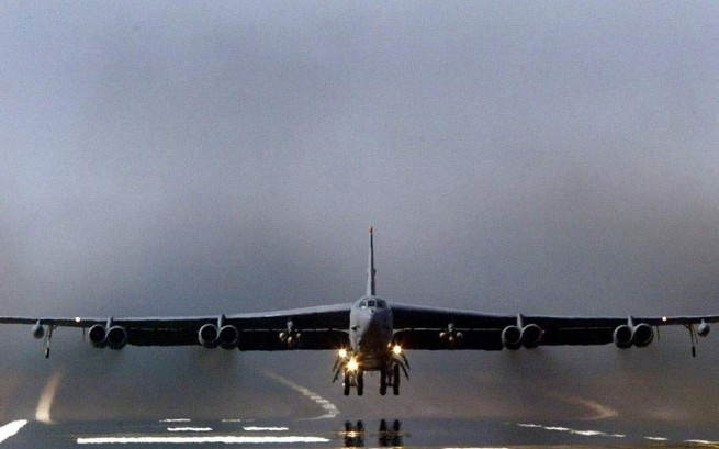 Бомбардировщики B-52 пролетели над Европой «в знак солидарности с НАТО»