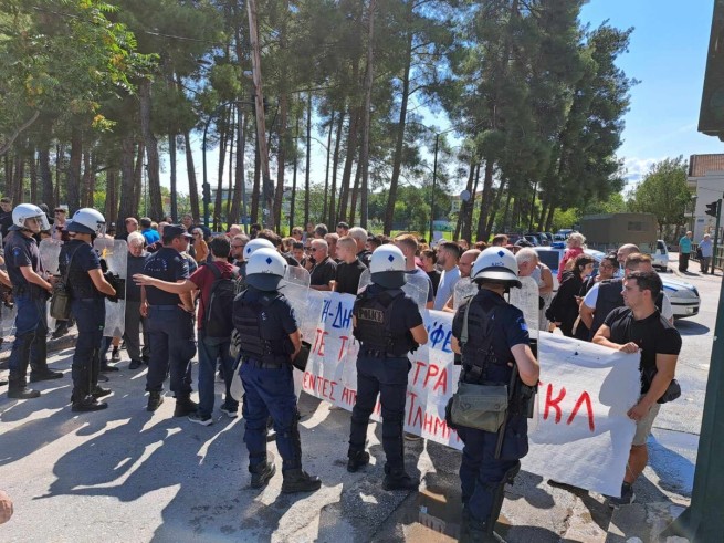 Акцию протеста, устроенную жителями районов, пострадавших от наводнения, разогнала полиция