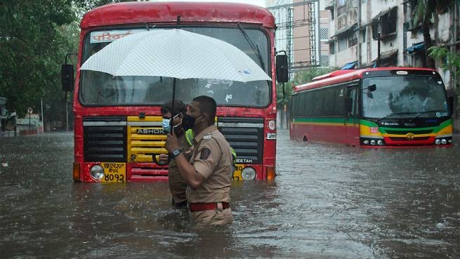 Индия: циклон Тауктаэ унес жизни 40 человек, десятки пропали без вести