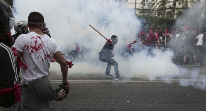 Беспорядками и столкновениями с полицией закончился митинг студентов