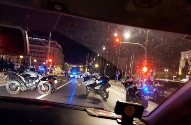 Тревожная ночь, специальная операция в центре греческой столицы (добавлено видео)
