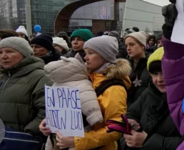 Россияне протестуют против закрытия Финляндией границы с Россией (видео)