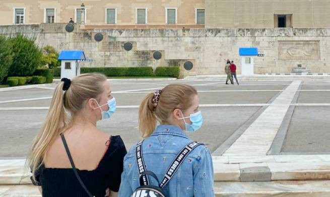 Министерство здравоохранения Греции: третья прививка для подростков 12-17 лет