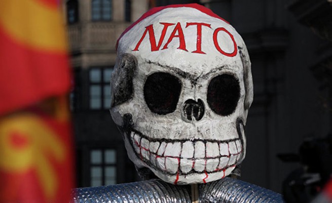 The Telegraph: обидчивый Макрон ставит НАТО на грань распада
