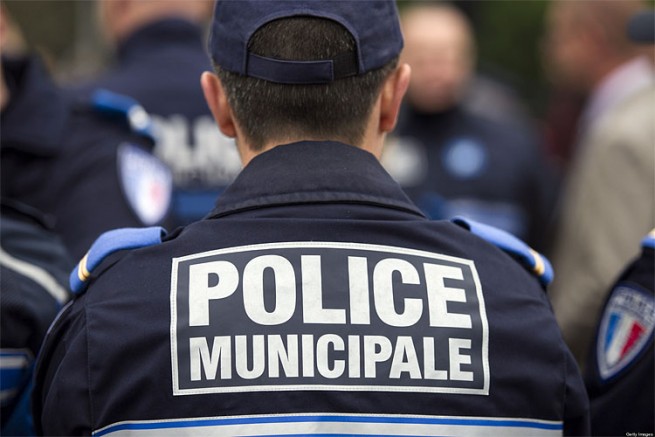Франция: автомобиль въехал в церковь, ранив троих прихожан